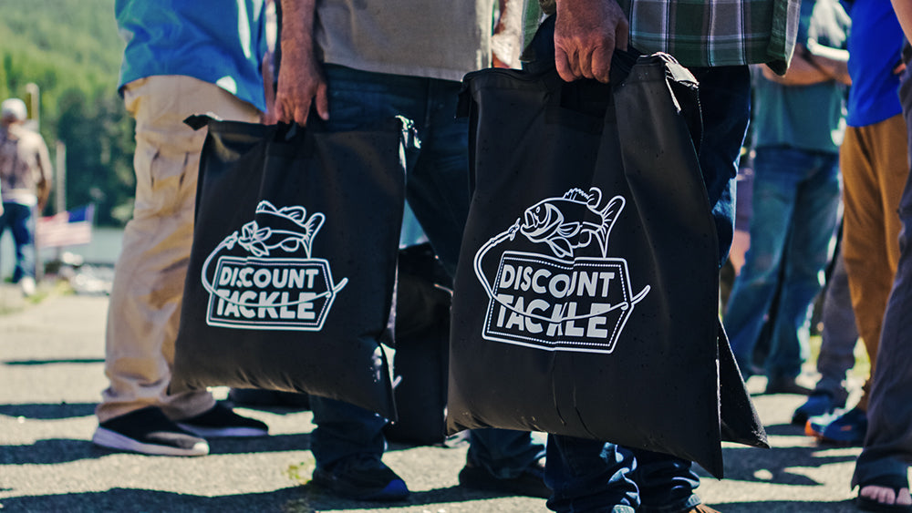 Discount tackle Accu-Cull tournament weigh-in bag with mesh liner, zipper, and handle